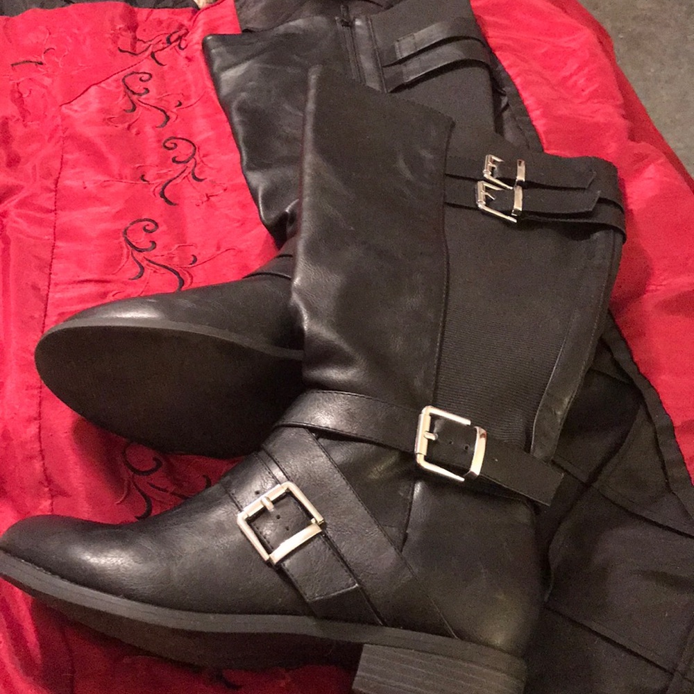Torrid below the knee wide calf boots!